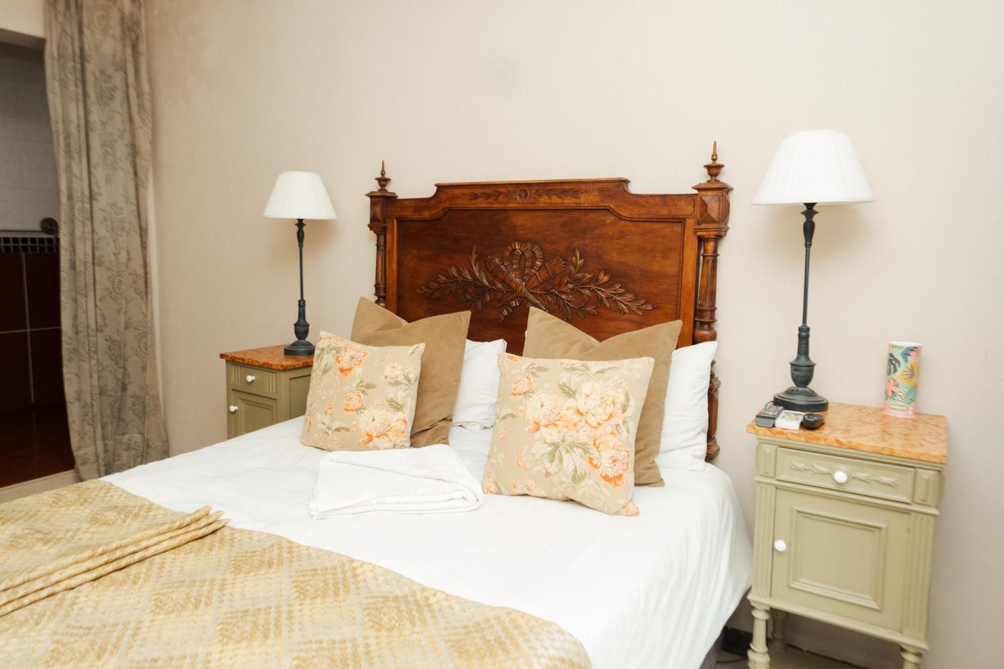 Villa Brocant Guest House Vryburg Екстер'єр фото
