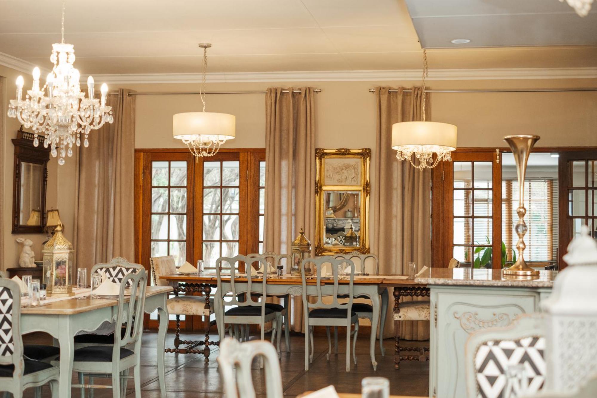 Villa Brocant Guest House Vryburg Екстер'єр фото