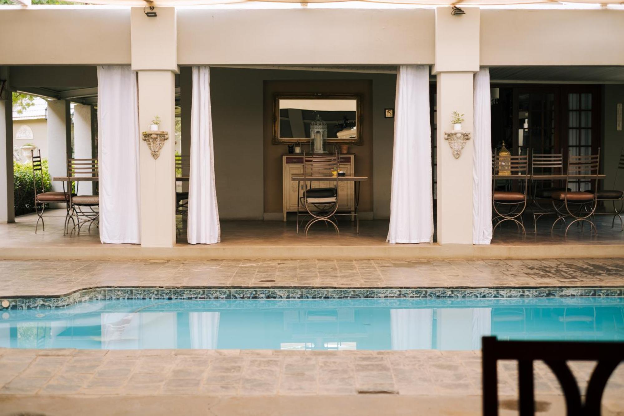 Villa Brocant Guest House Vryburg Екстер'єр фото