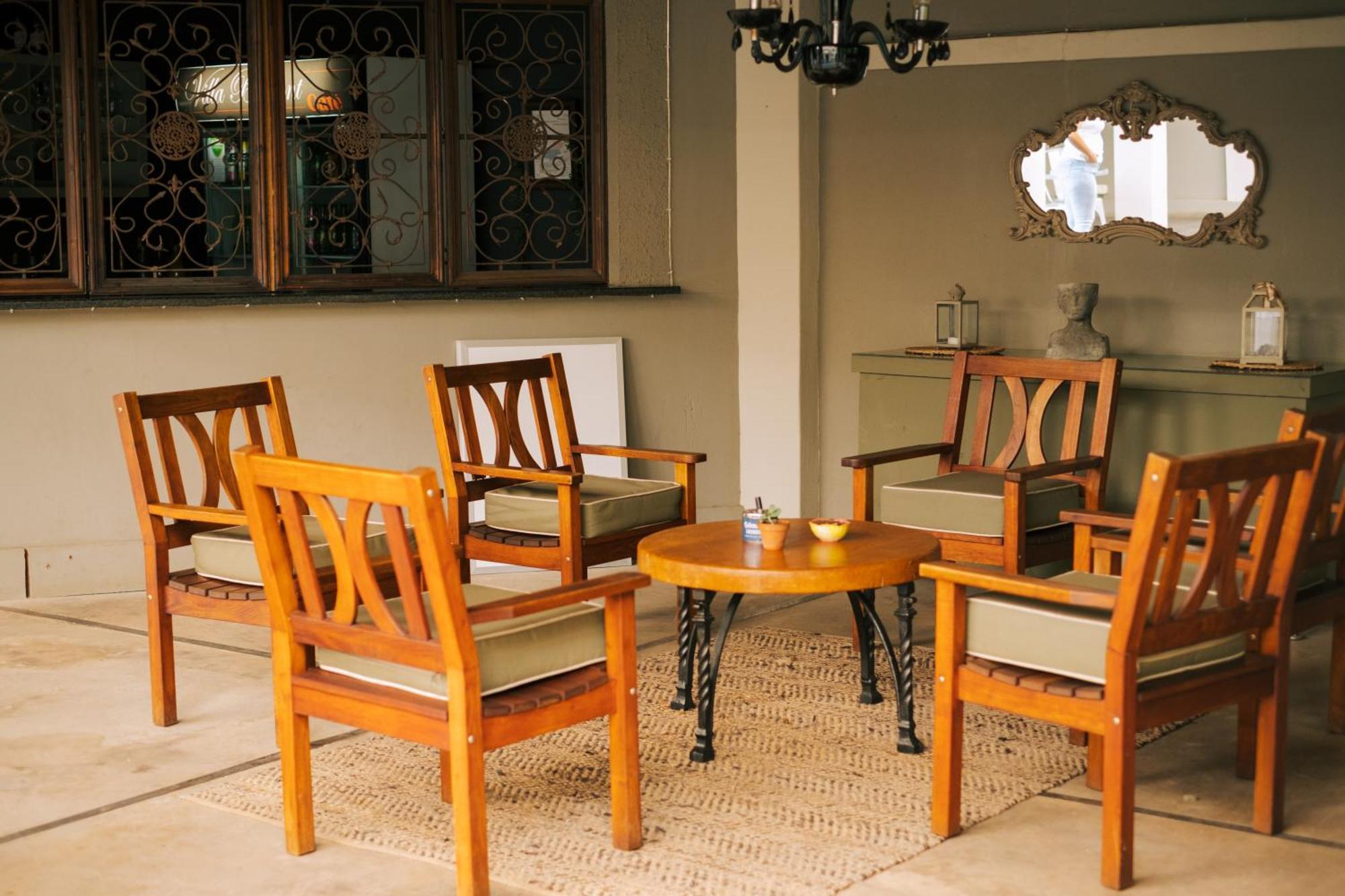 Villa Brocant Guest House Vryburg Екстер'єр фото