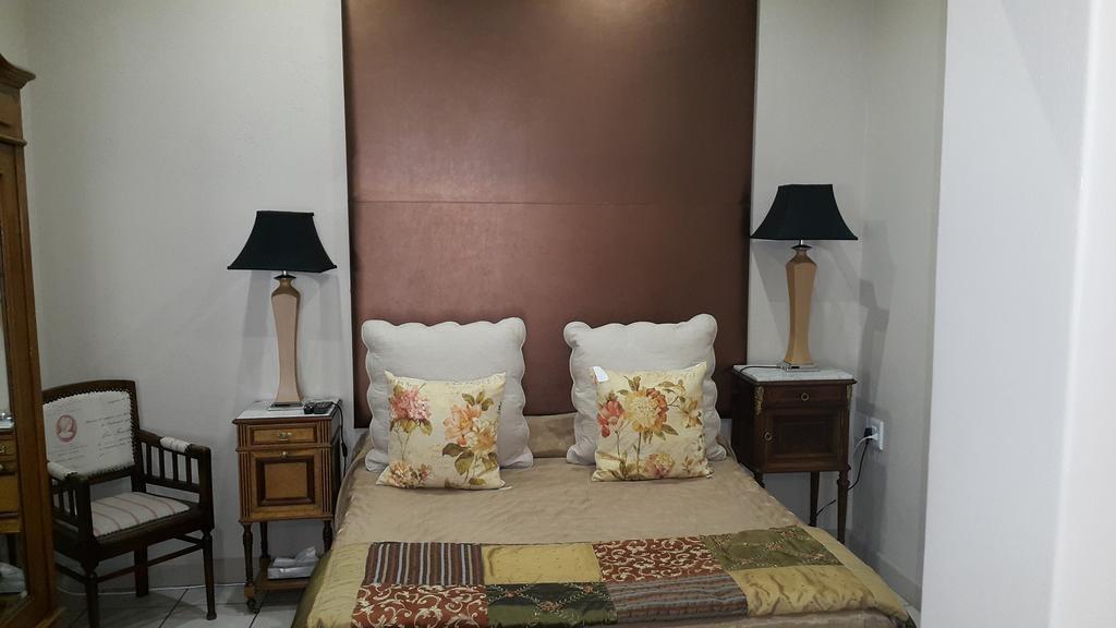Villa Brocant Guest House Vryburg Екстер'єр фото