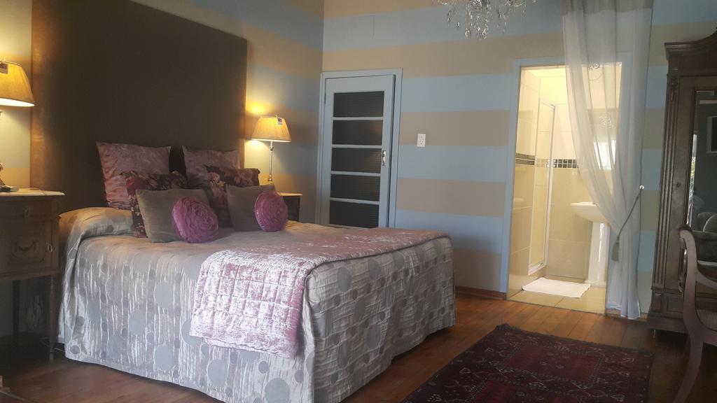 Villa Brocant Guest House Vryburg Екстер'єр фото